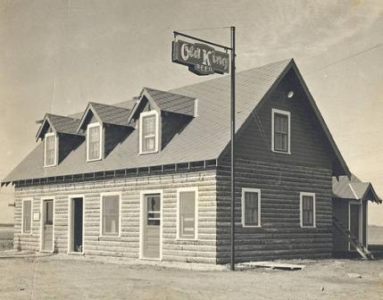 Log Cabin restaurant on SE 29 prior to arrival of Tinker Air Force Base, creation of Midwest City. Photo courtesy of the Atkinson Center.